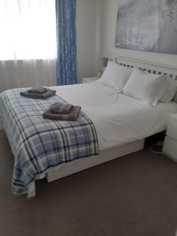 Trafalgar, Lovely Ground Floor Flat With Outside Patio Garden, Minutes Walk To Seafront Seaview Dış mekan fotoğraf