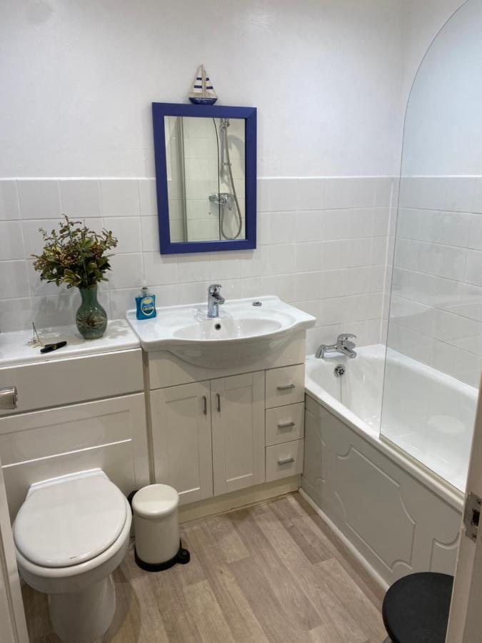 Trafalgar, Lovely Ground Floor Flat With Outside Patio Garden, Minutes Walk To Seafront Seaview Dış mekan fotoğraf