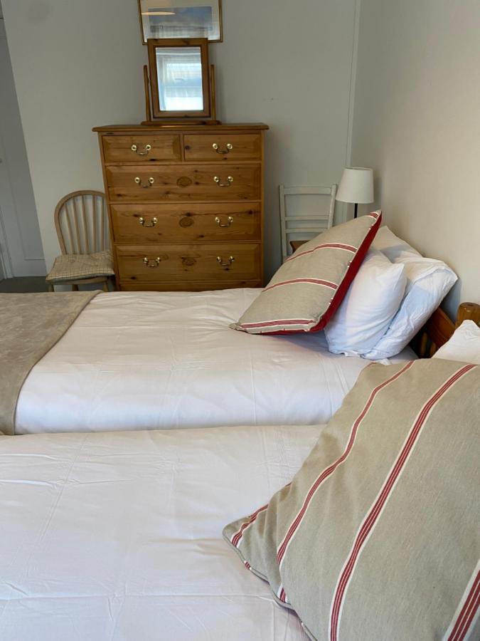 Trafalgar, Lovely Ground Floor Flat With Outside Patio Garden, Minutes Walk To Seafront Seaview Dış mekan fotoğraf