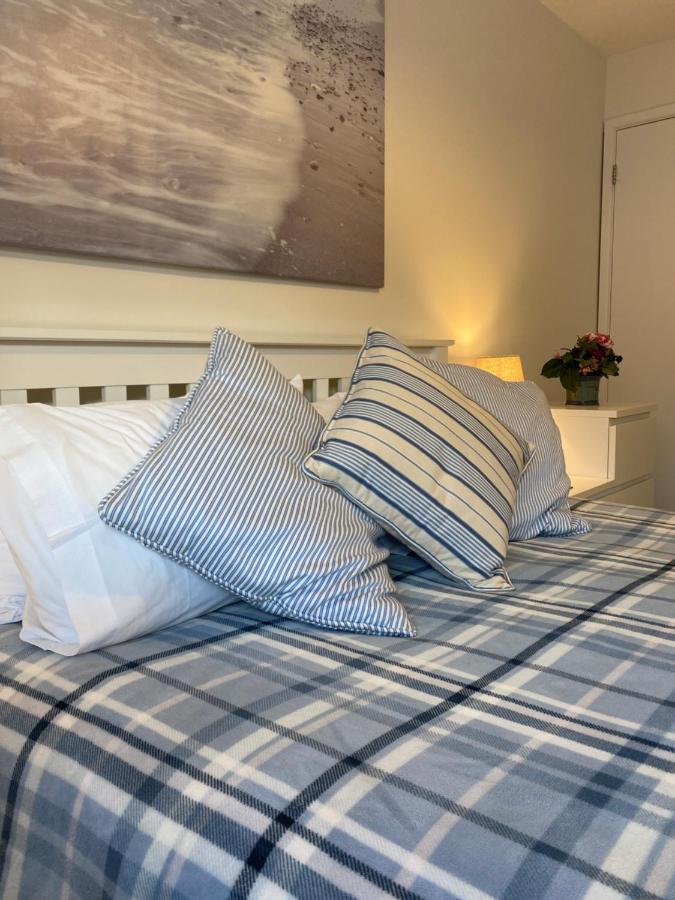Trafalgar, Lovely Ground Floor Flat With Outside Patio Garden, Minutes Walk To Seafront Seaview Dış mekan fotoğraf